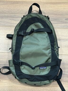 Vintage Patagonia Backpack in Green/Black